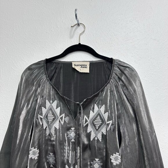 SAVANNA JANE Boho Top Blouse Sz L Metallic Gray Embroidered Aztec Print V Neck - Picture 4 of 12